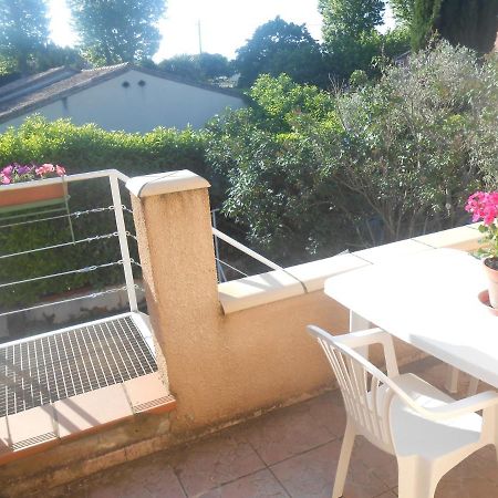 Gite T2 Avec Grande Piscine Apartment Villeneuve-la-Comptal Exterior photo