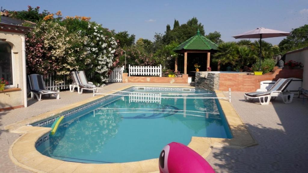 Gite T2 Avec Grande Piscine Apartment Villeneuve-la-Comptal Exterior photo