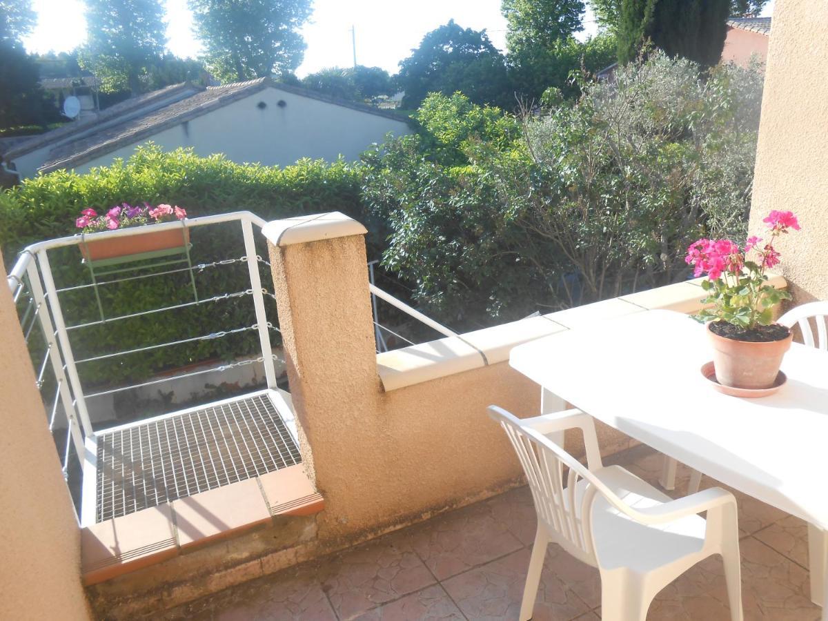 Gite T2 Avec Grande Piscine Apartment Villeneuve-la-Comptal Exterior photo